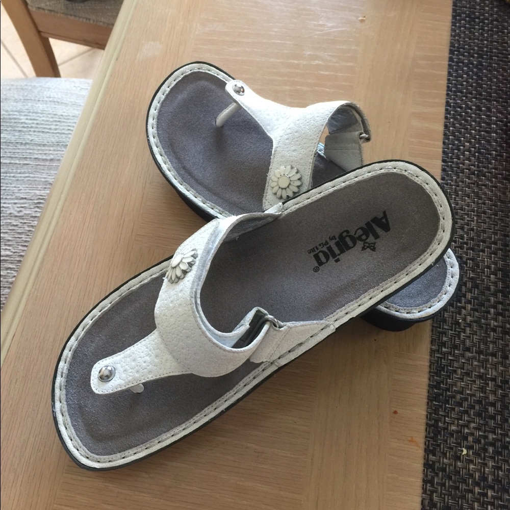 Algeria white sandals size 10